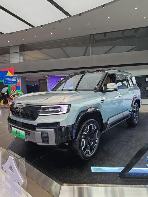 重庆47比亚迪方程豹硬派越野的爆款，英菲尼迪35周年与你共成长